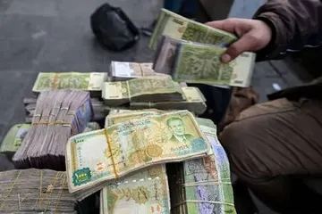 Syrian Pound Replacement Deadline Extended for Third Time: Logistical Challenges and Erosion of Trust